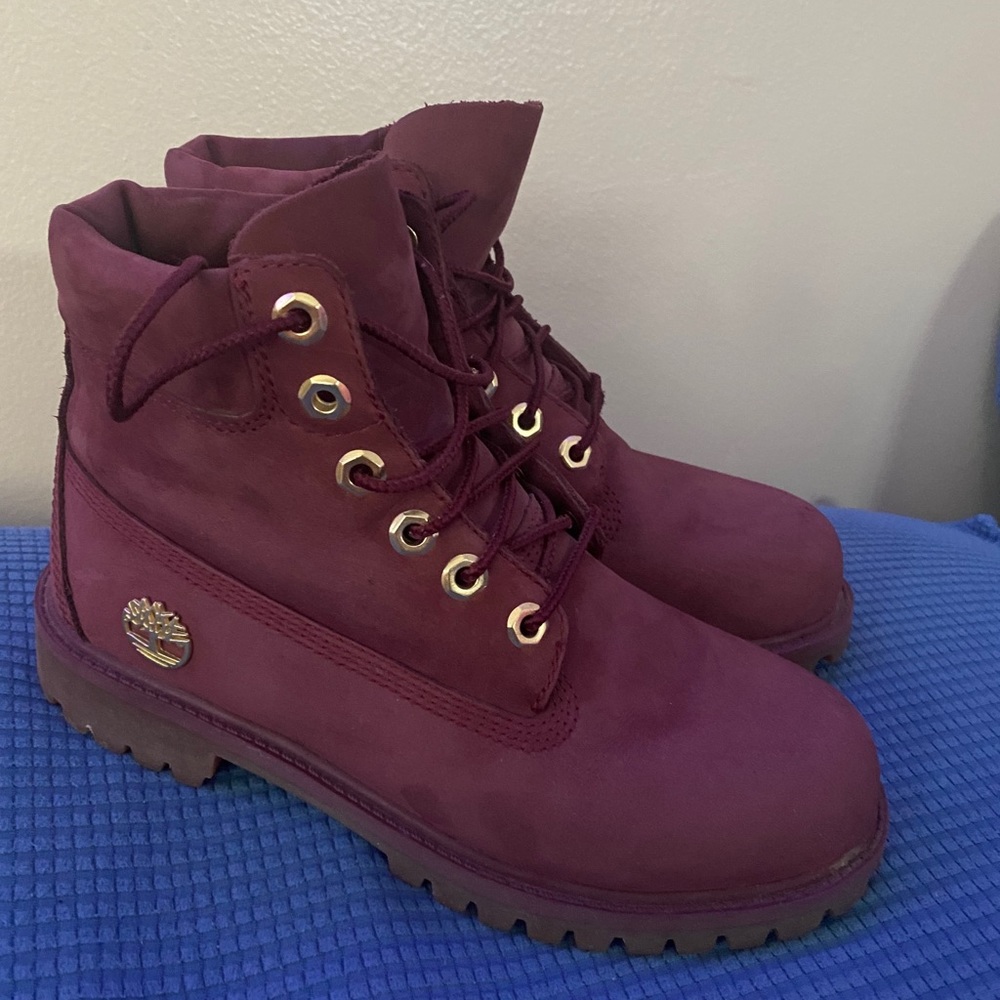 Burgundy timberland boots